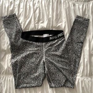 Nike Pro Black and white pattern leggings